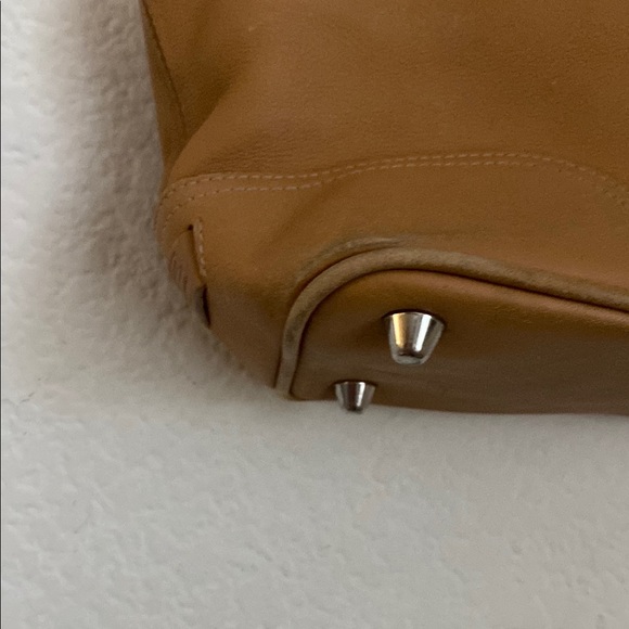 Vintage Coach Tan leather shoulder Handbag - Picture 4 of 13